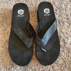 YellowBox Black Platform Sandals Size 11